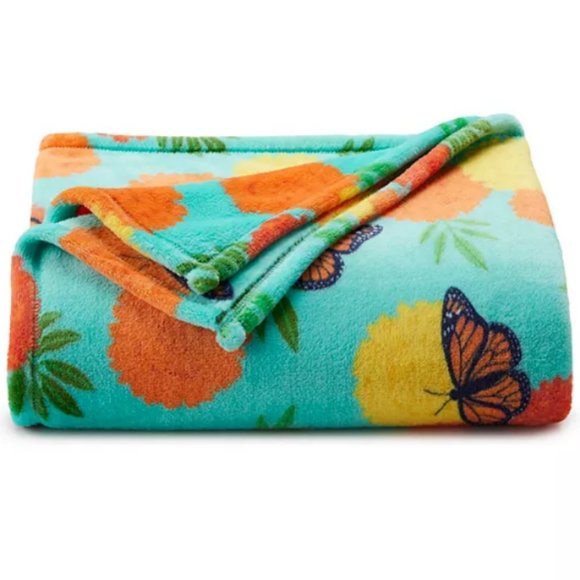 Kohl's Bedding The Big One Oversized Supersoft Plush Throw